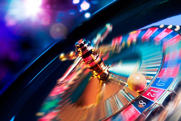 Super Sic Bo dice cage and live dealer interface on link judi